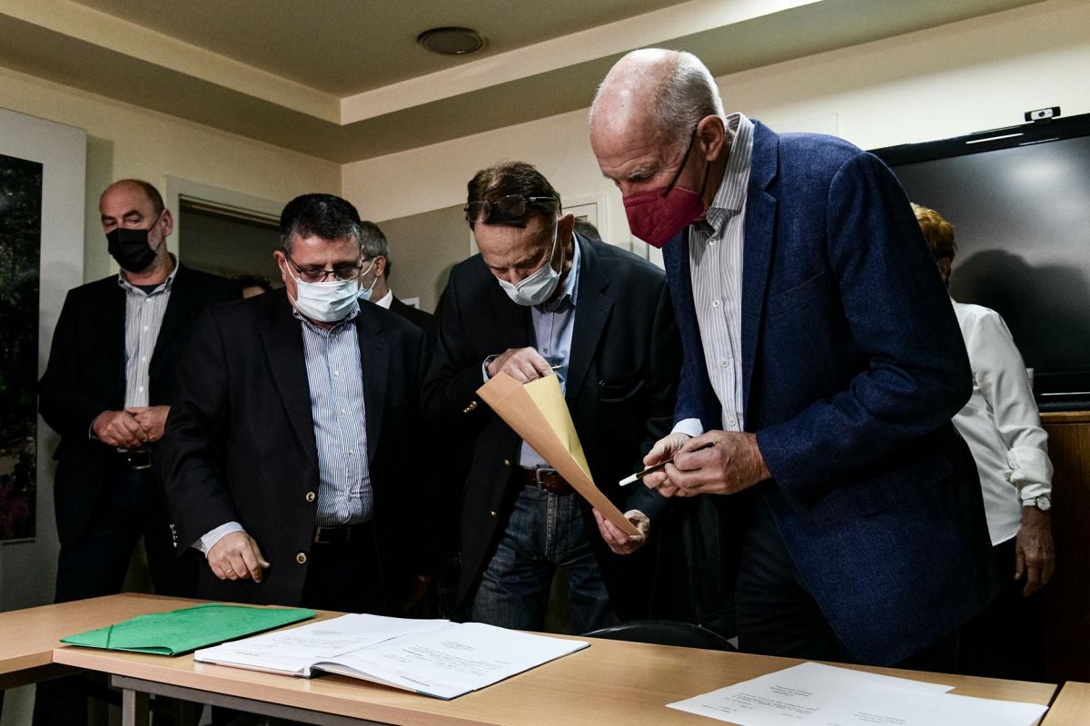 Εκλογές ΚΙΝΑΛ: Παράταση της ψηφοφορίας ζήτησε ο Παπανδρέου
