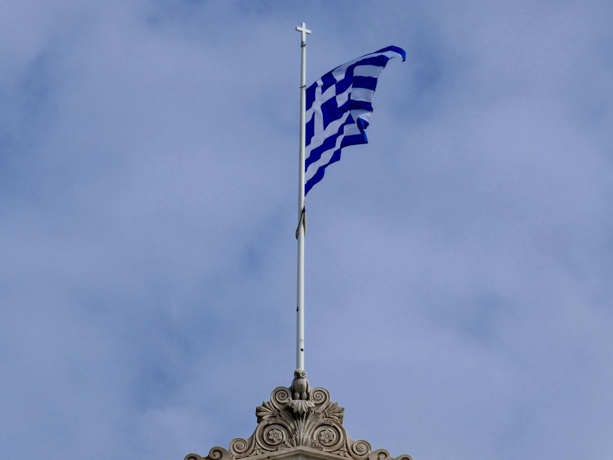Εθνικό πένθος: Πότε κηρύσσεται και τι σημαίνει – Σε ποιες περιπτώσεις έχει γίνει τα τελευταία χρόνια