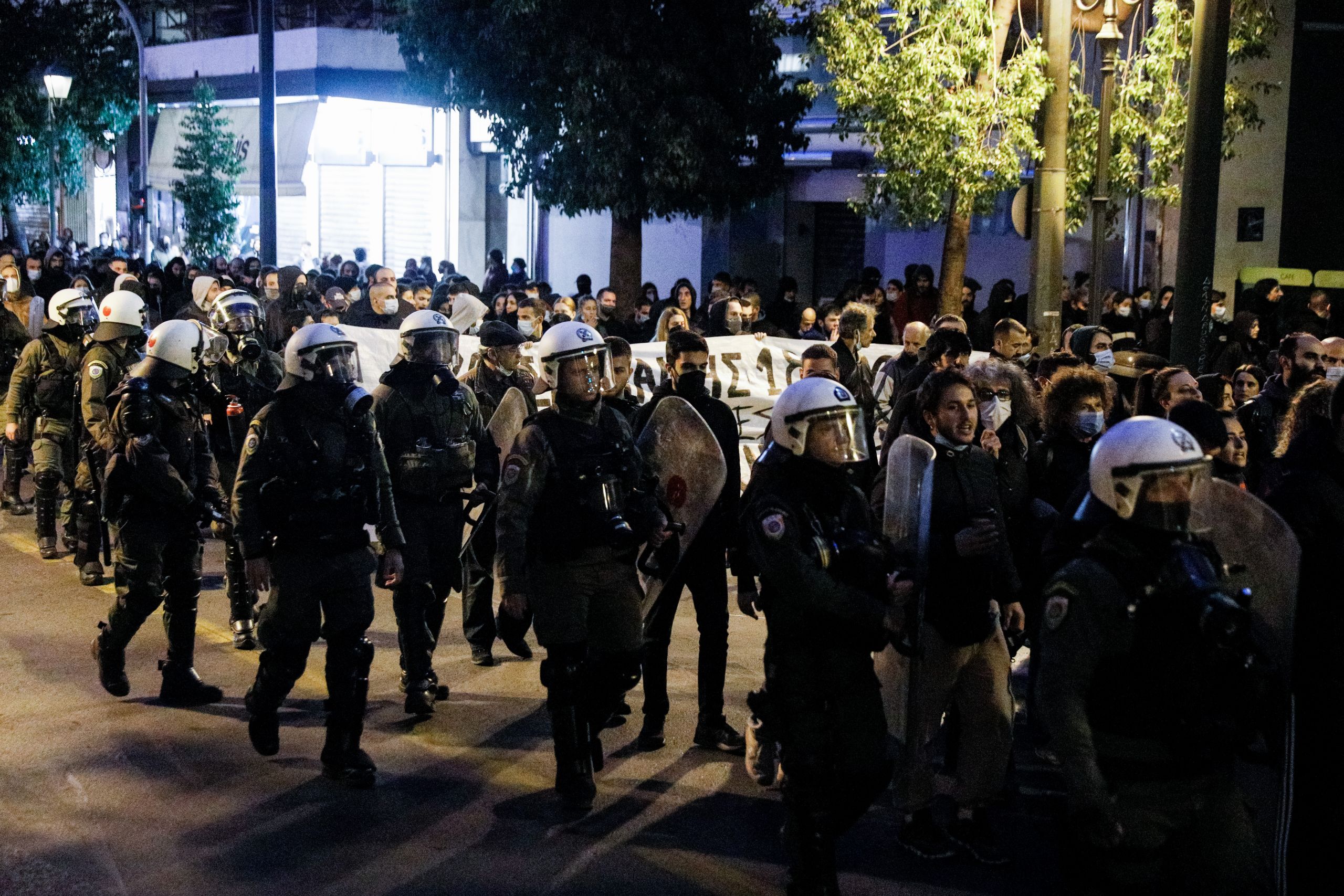 Πέραμα: Επεισόδια σε συγκέντρωση στο κέντρο της Αθήνας