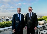 Συνάντηση Δένδια – Κινέζου ΥΠΕΞ: Ρητή αναφορά στο Δίκαιο της Θάλασσας