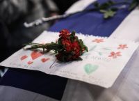 Κηδεία Φώφης Γεννηματά: Η συγκινητική ζωγραφιά της 7χρονης Κατερίνας