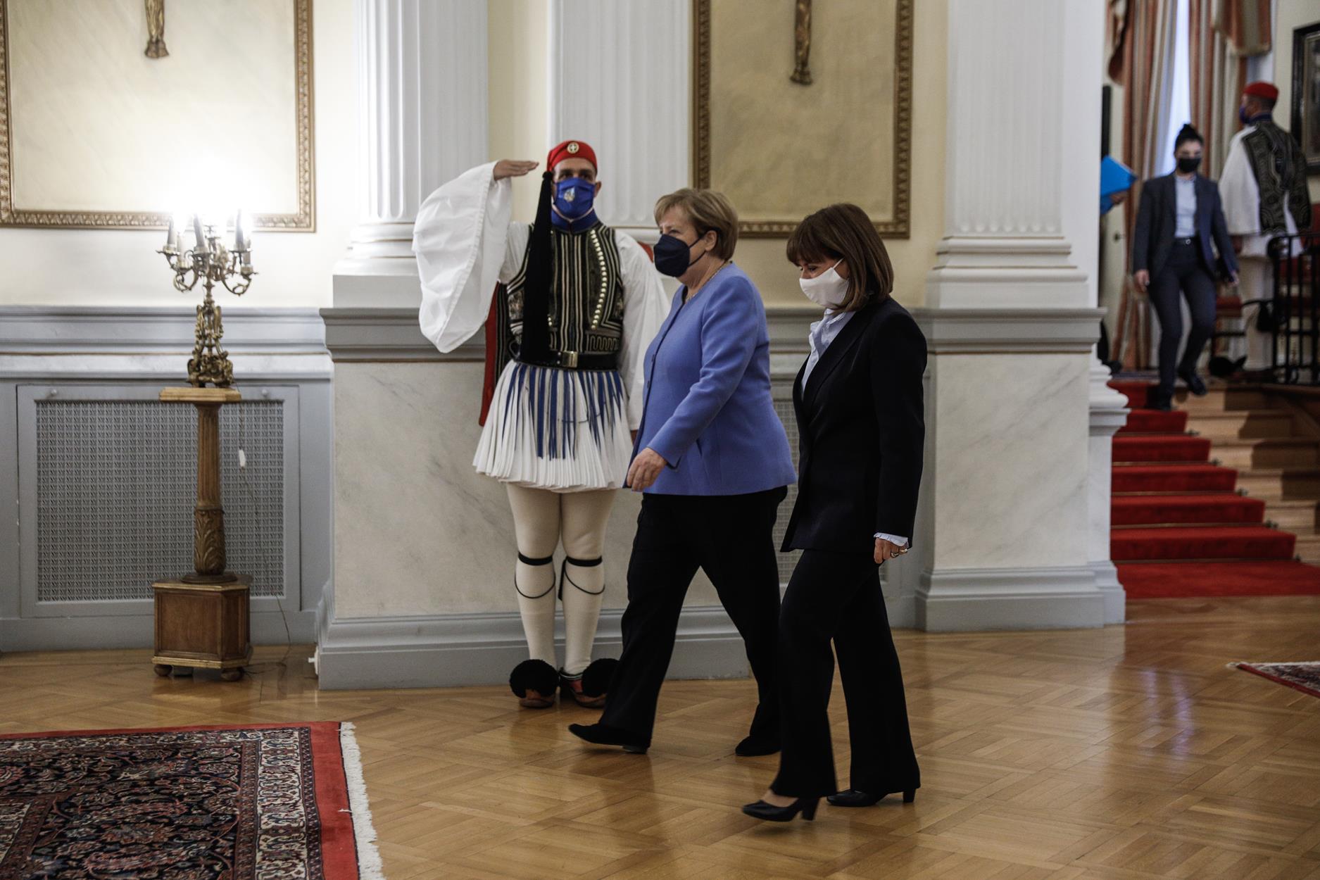 Σακελλαροπούλου σε Μέρκελ: Αισθανθήκαμε πολλές φορές δικαιολογημένα μόνοι