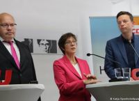 Γερμανία: Παραιτούνται Αλτμάιερ και Καρενμπάουερ από βουλευτές