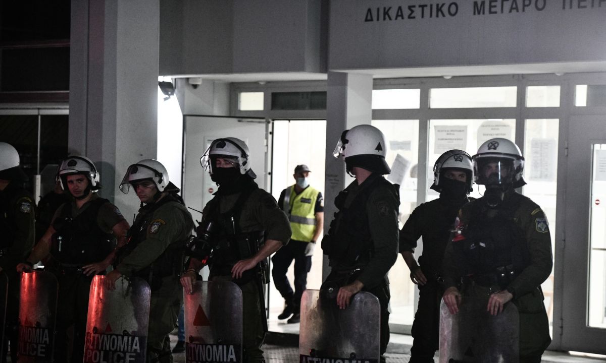 ΚΚΕ για Πέραμα: Ζητά απαντήσεις για το περιστατικό και τη χρήση των όπλων