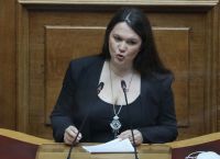 Κωνσταντίνα Αδάμου: Ποια είναι η ανεξάρτητη βουλευτής που υπερψήφισε την αμυντική συμφωνία Ελλάδας -Γαλλίας