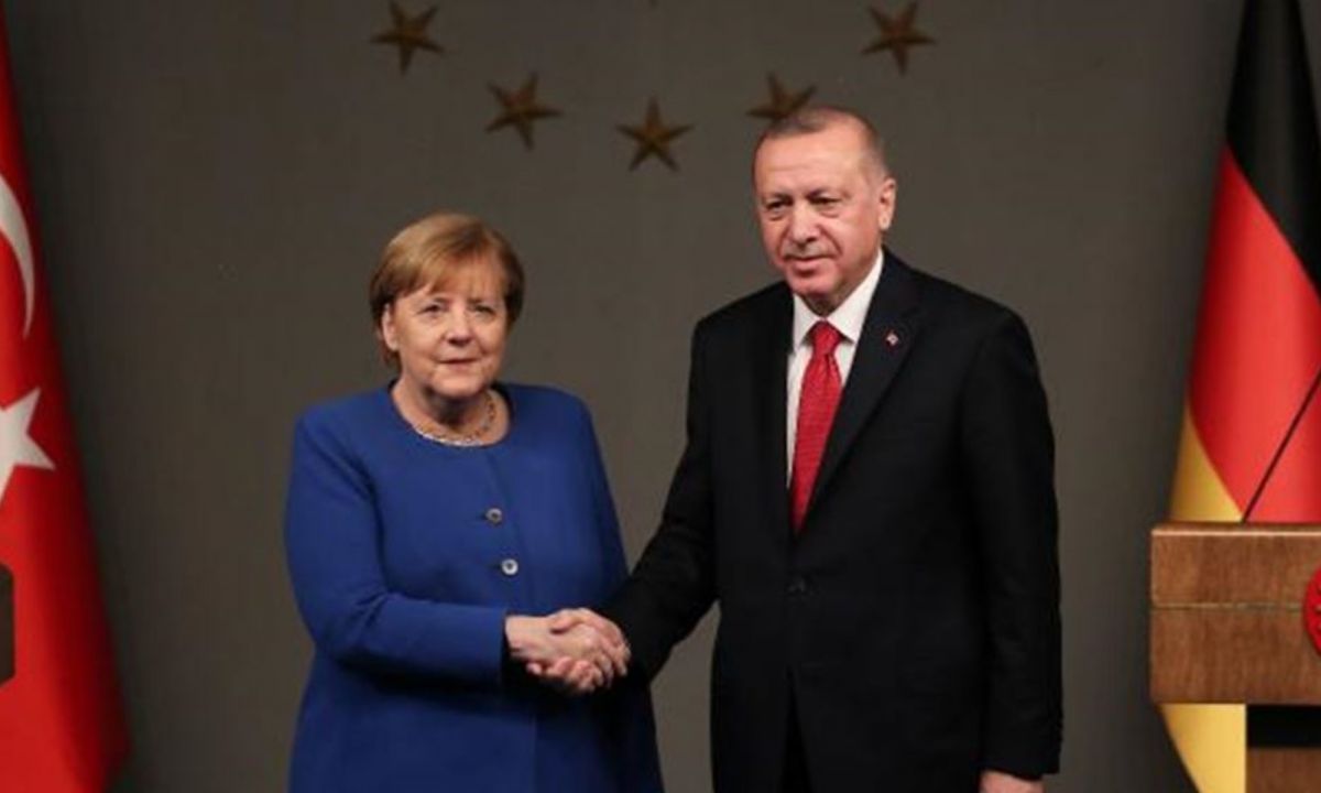 Μέρκελ σε Ερντογάν: Πρέπει να συνεχιστούν οι διερευνητικές με την Ελλάδα