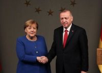 Μέρκελ σε Ερντογάν: Πρέπει να συνεχιστούν οι διερευνητικές με την Ελλάδα