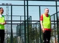 Ερντογάν: Απαντά στα δημοσιεύματα για επιδείνωση της υγείας του παίζοντας μπάσκετ