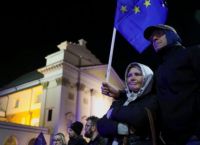 Πολωνία: Χιλιάδες πολίτες στους δρόμους υπέρ της παραμονής στην ΕΕ Πολωνία: Χιλιάδες πολίτες στους δρόμους υπέρ της παραμονής στην ΕΕ