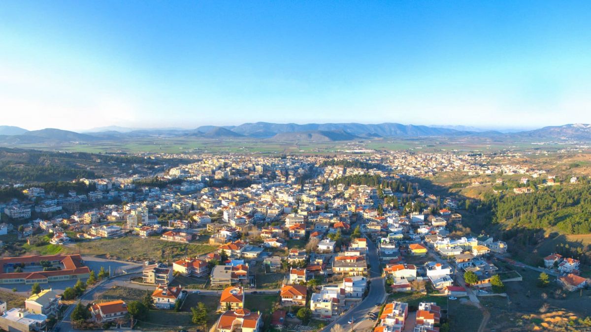 Τσελέντης: Άσχημα θεμελιωμένα σπίτια στη Θήβα – Το Αρκαλοχώρι σα να έφαγε μπουνιά