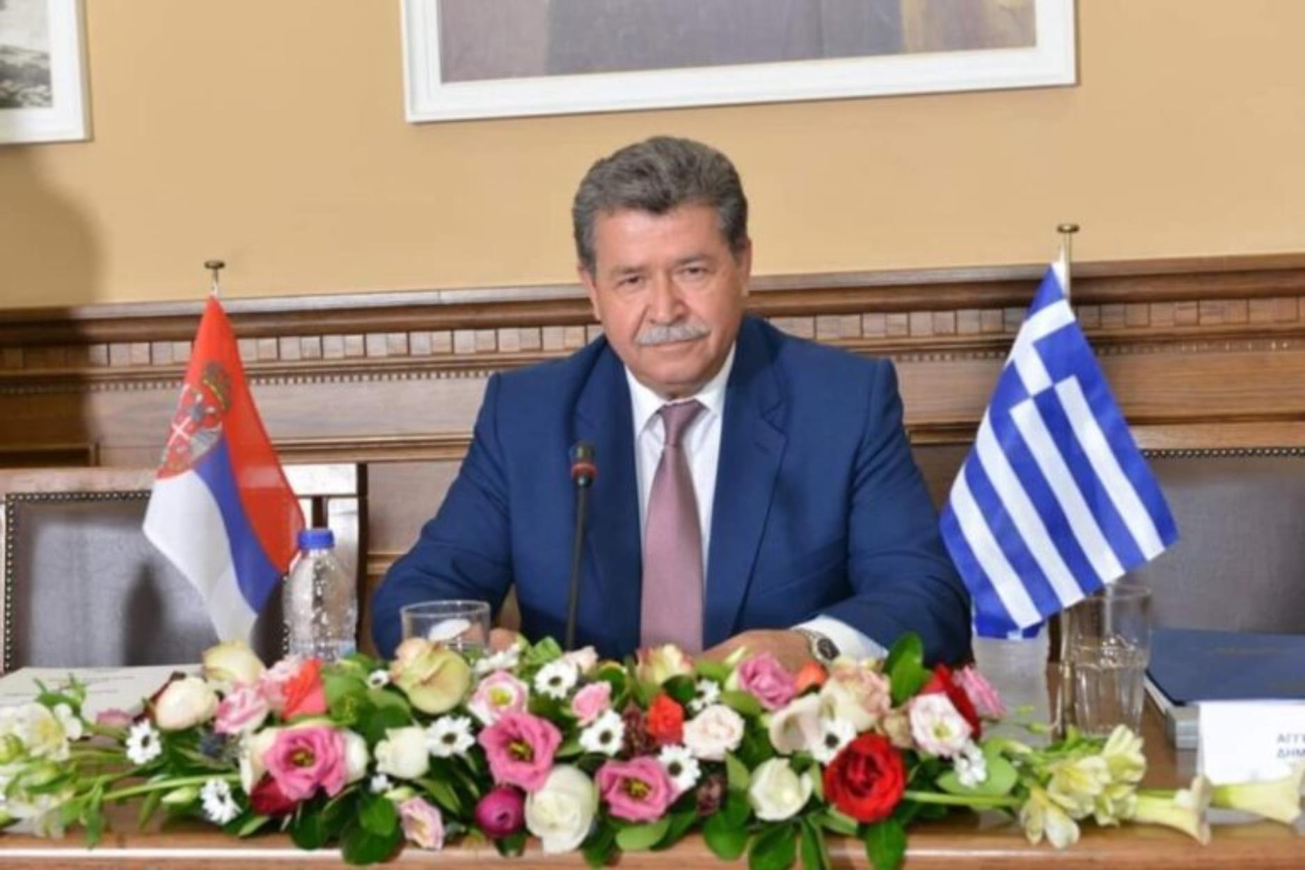 Πέθανε ο Θοδωρής Αραμπατζής