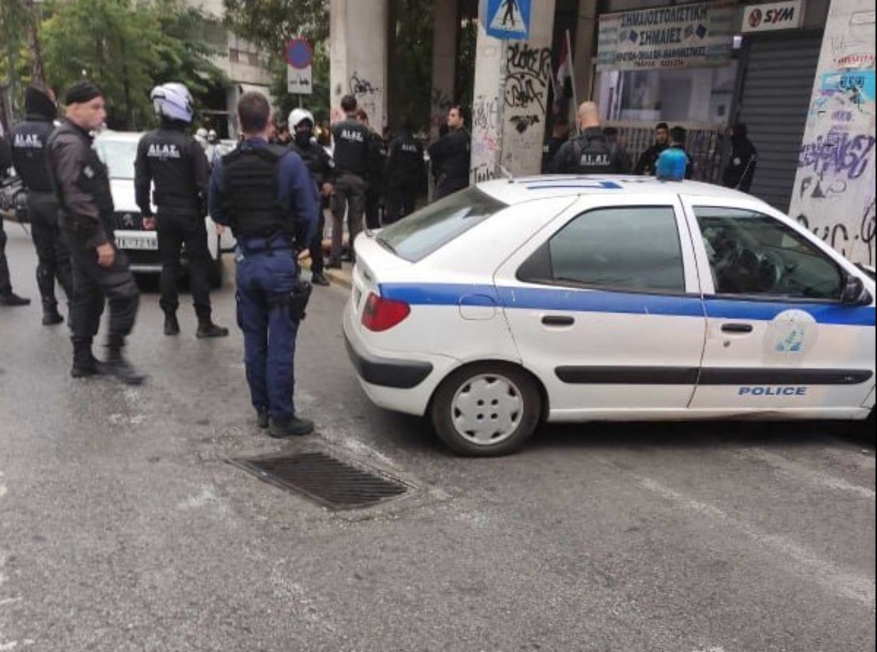 Φαρ Ουέστ στην Αθήνα: ΙΧ εμβόλισε μηχανή ΔΙΑΣ – Πυροβολισμοί από αστυνομικό