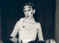 Claude Cahun: H Google τιμά με doodle τη Γαλλίδα φωτογράφο Claude Cahun: H Google τιμά με doodle τη Γαλλίδα φωτογράφο