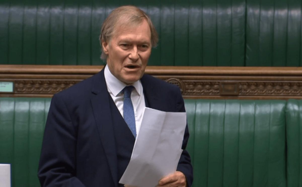David Amess: Νεκρός μετά την επίθεση με μαχαίρι ο βουλευτής των Συντηρητικών στη Βρετανία