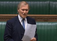 David Amess: Νεκρός μετά την επίθεση με μαχαίρι ο βουλευτής των Συντηρητικών στη Βρετανία