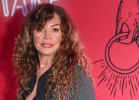 Ελένη Δήμου: Στο νοσοκομείο με κορωνοϊό η τραγουδίστρια