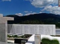 Συγκλονιστικό βίντεο: Όλα τα ονόματα των δολοφονηθέντων αμάχων στο Δίστομο