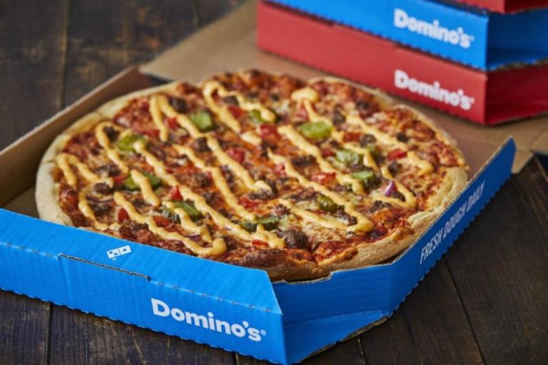 Domino’s Pizza: Πόσα λεφτά θα είχατε σήμερα αν είχατε επενδύσει $1000 στην εταιρεία πριν 10 χρόνια
