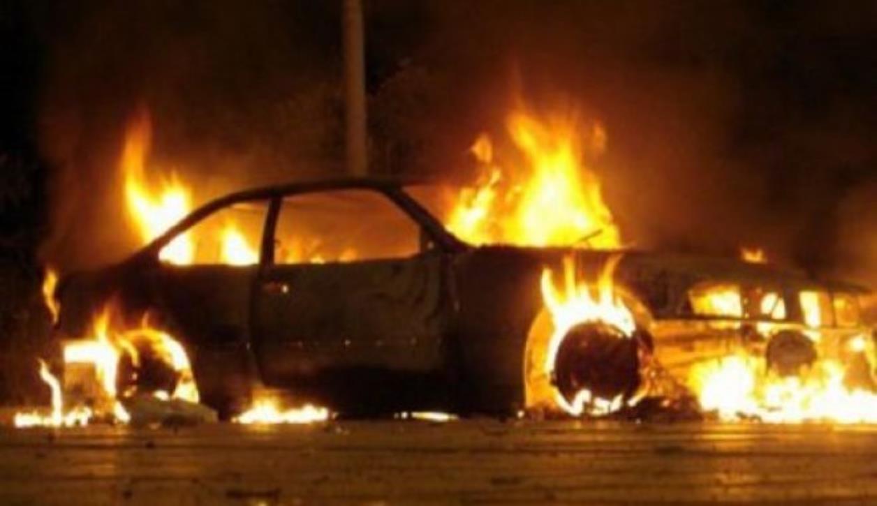 Αττική: Μπαράζ εμπρηστικών επιθέσεων τη νύχτα σε σταθμευμένα αυτοκίνητα
