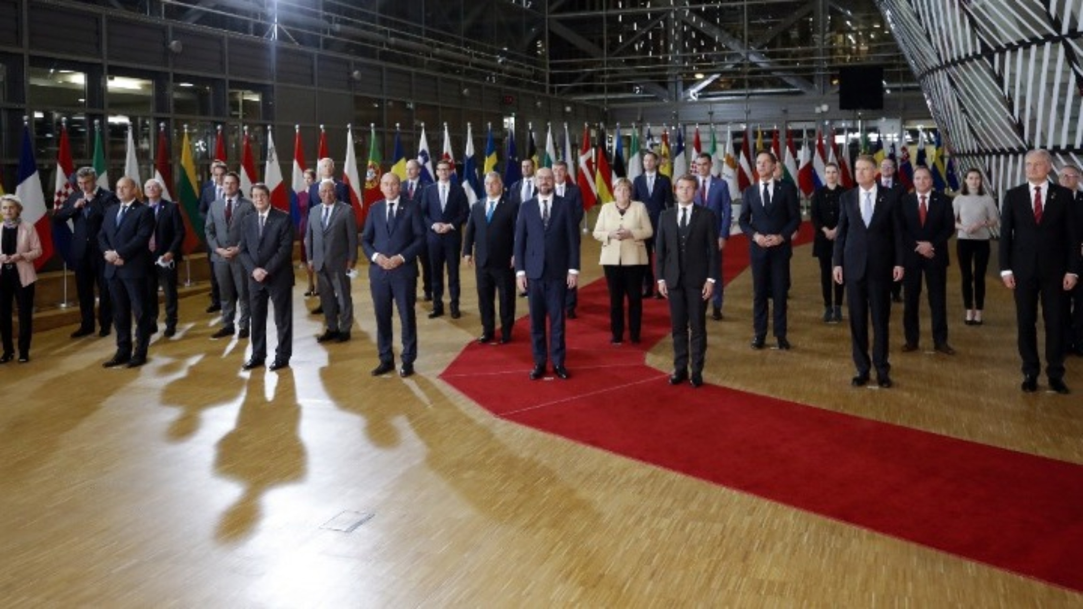 Ευρωπαϊκό Συμβούλιο: Τα κράτη μέλη να αξιοποιήσουν την «εργαλειοθήκη» για τις τιμές ενέργειας