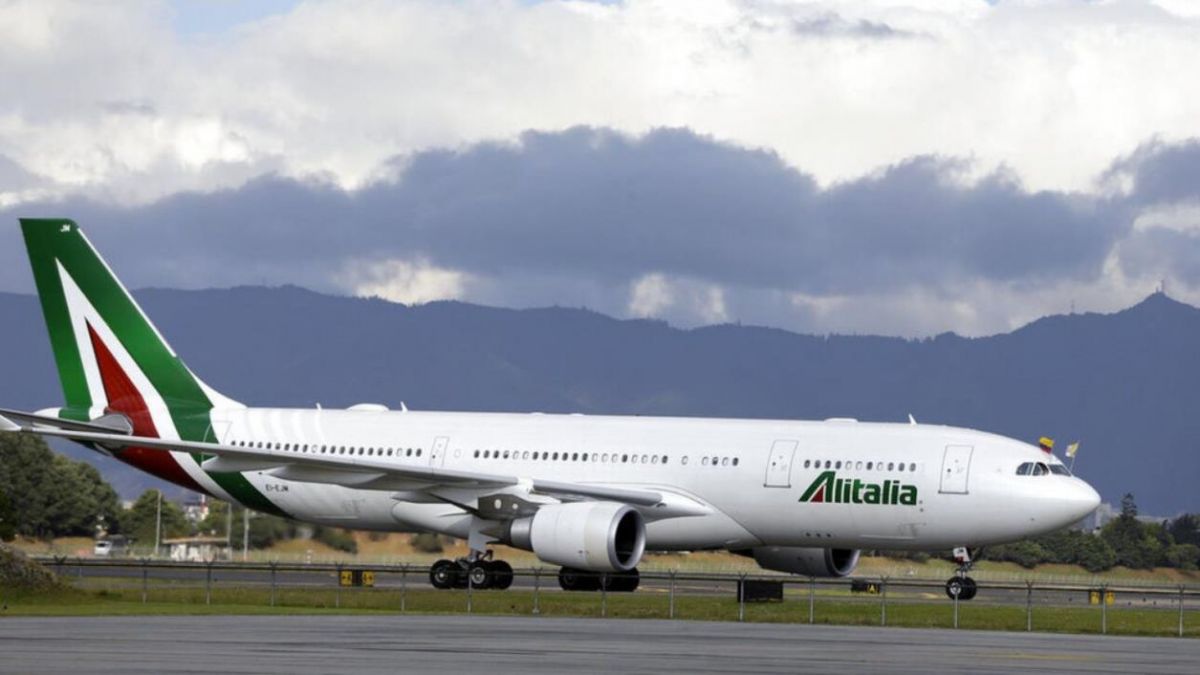 Alitalia: Η τελευταία συγκινητική πτήση της ιστορικής ιταλικής εταιρίας