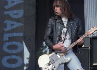 Ramones: Αστρονομικό ποσό για την κιθάρα του Johnny Ramone σε δημοπρασία Ramones: Αστρονομικό ποσό για την κιθάρα του Johnny Ramone σε δημοπρασία