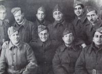 28 Οκτωβρίου 1940: Οι καλλιτέχνες που πολέμησαν στο αλβανικό μέτωπο 28 Οκτωβρίου 1940: Οι καλλιτέχνες που πολέμησαν στο αλβανικό μέτωπο