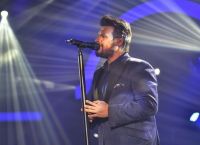 Πάνος Κιάμος: Απίστευτες εικόνες τα λουλούδια να σχηματίζουν «βουνό»