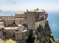 Τζανάκης: Φορείς αντιεμβολιασμού τα μοναστήρια