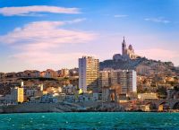 Ταξίδια: Έξι ευρωπαϊκές πόλεις για υπέροχες βόλτες με τα πόδια Ταξίδια: Έξι ευρωπαϊκές πόλεις για υπέροχες βόλτες με τα πόδια