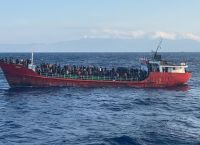 Κρήτη: Μεγάλη επιχείρηση διάσωσης 400 μεταναστών Κρήτη: Μεγάλη επιχείρηση διάσωσης 400 μεταναστών
