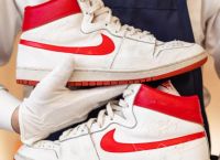 Μάικλ Τζόρνταν: Τα πρώτα NIKE του πουλήθηκαν για 1,47 εκατομμύρια Μάικλ Τζόρνταν: Τα πρώτα NIKE του πουλήθηκαν για 1,47 εκατομμύρια