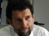 Οσμάν Καβαλά κατά τουρκικής Δικαιοσύνης: Αυτοί είναι οι λόγοι της παρατεταμένης κράτησής μου Οσμάν Καβαλά κατά τουρκικής Δικαιοσύνης: Αυτοί είναι οι λόγοι της παρατεταμένης κράτησής μου
