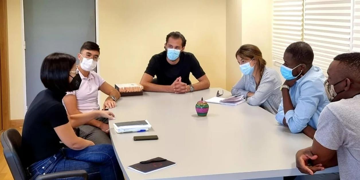 Υπουργείο Μετανάστευσης: Από ασυνόδευτοι ανήλικοι – μέντορες – Η τρομερή ιστορία των Χαντί-Κεϊτά