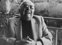 Αλέκος Σακελλάριος: Αν ποτέ ξεβρομίσει αυτός ο τόπος πολύ φοβάμαι πως θα μείνει μόνο ο τόπος