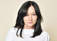 Shannen Doherty για καρκίνο: «Προσπαθώ να ζήσω όσο καλύτερα μπορώ» Shannen Doherty για καρκίνο: «Προσπαθώ να ζήσω όσο καλύτερα μπορώ»