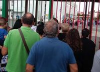 Σεισμός στην Κρήτη: Πανικόβλητοι γονείς έτρεχαν να πάρουν τα παιδιά τους