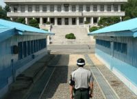 Νότια – Βόρεια Κορέα: Αποκαθιστούν τους διαύλους επικοινωνίας