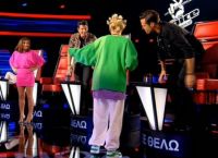 The Voice: Η Τάμτα εισέβαλε στο πλατό στο κάλεσμα του Σάκη Ρουβά The Voice: Η Τάμτα εισέβαλε στο πλατό στο κάλεσμα του Σάκη Ρουβά