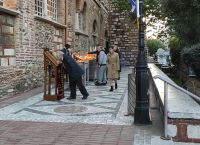 Θεσσαλονίκη: Ιερέας καλούσε τους πιστούς να μπούνε στον Άγιο Δημήτριο χωρίς μάσκα