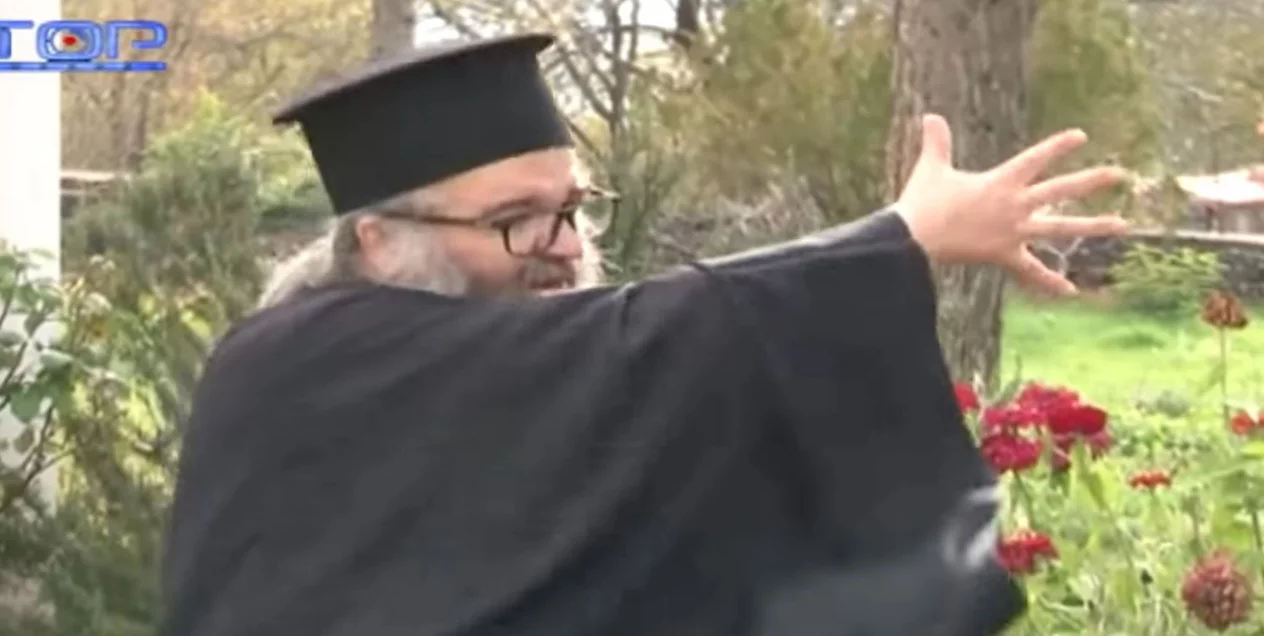 Κοζάνη: Ένας παπάς αποστομώνει τους αρνητές