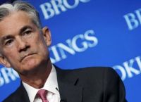 Τζερόμ Πάουελ: Διορίστηκε ξανά επικεφαλής της FED