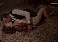 Kατερίνα Διδασκάλου: Τρελάθηκε το Twitter με την ερωτική σκηνή Δούκα – Μυρσίνης