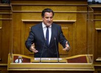 Άδωνις Γεωργιάδης: Έκλεισε τα 49 με φωτογραφία από την παιδική του ηλικία