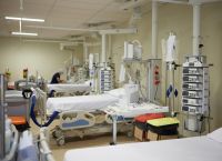 Οικονόμου: Αύριο ξεκινά η επίταξη υπηρεσιών των ιδιωτών γιατρών