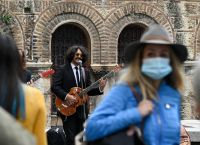 Πανδημία: Πως βλέπουν την πορεία της οι Έλληνες 20 μήνες μετά την έναρξή της