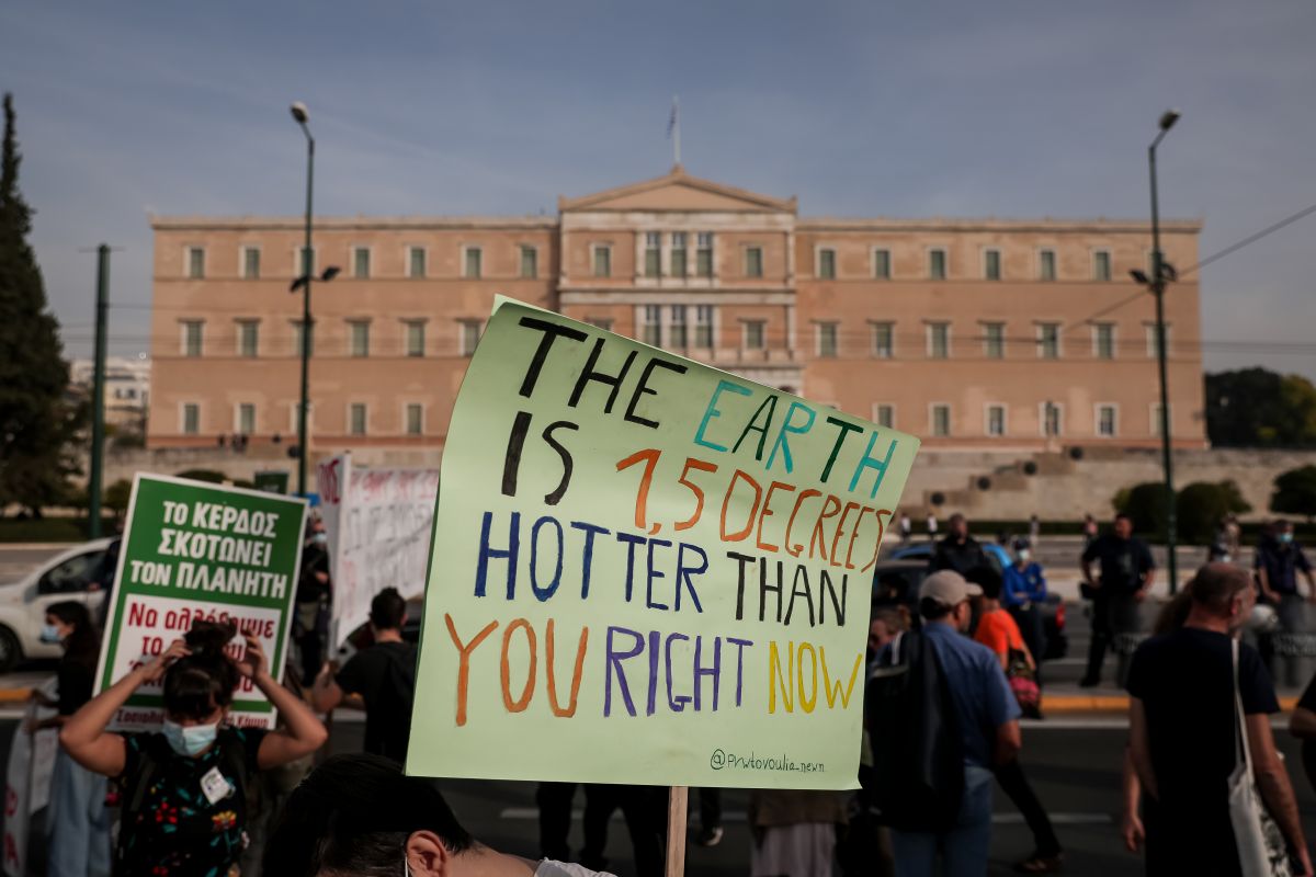 Συλλαλητήριο πληγέντων από φυσικές καταστροφές στο Σύνταγμα