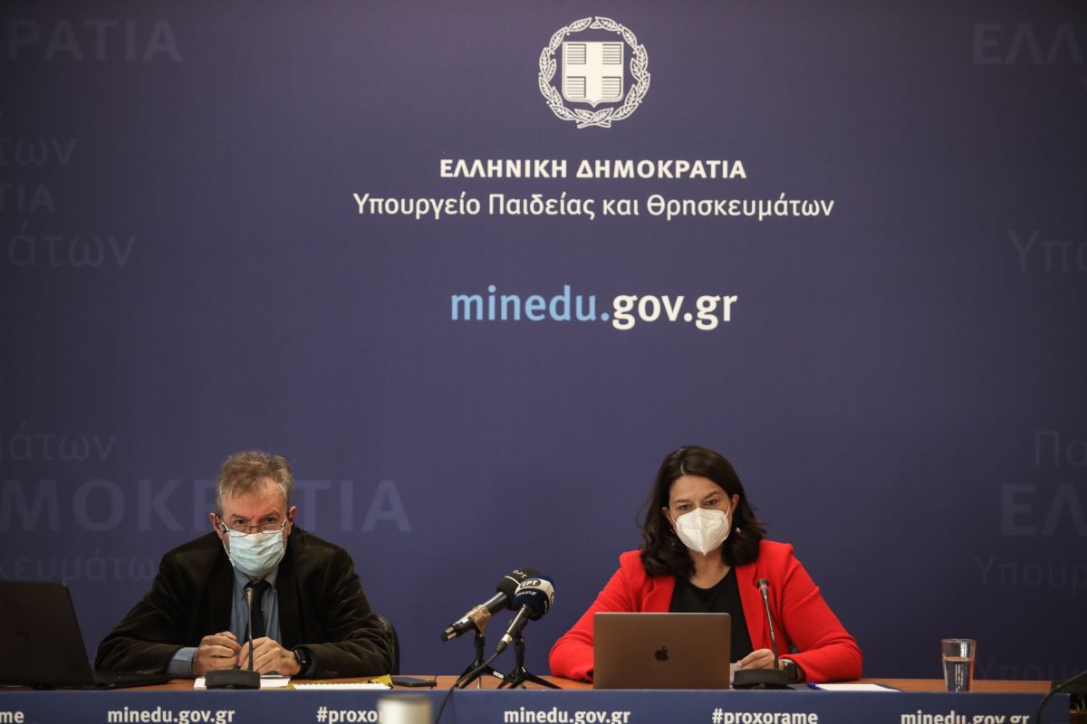 Υπουργείο Παιδείας: “Αλλάζει επίπεδο” η εκπαίδευση – Εκσυγχρονίζονται τα προγράμματα σπουδών