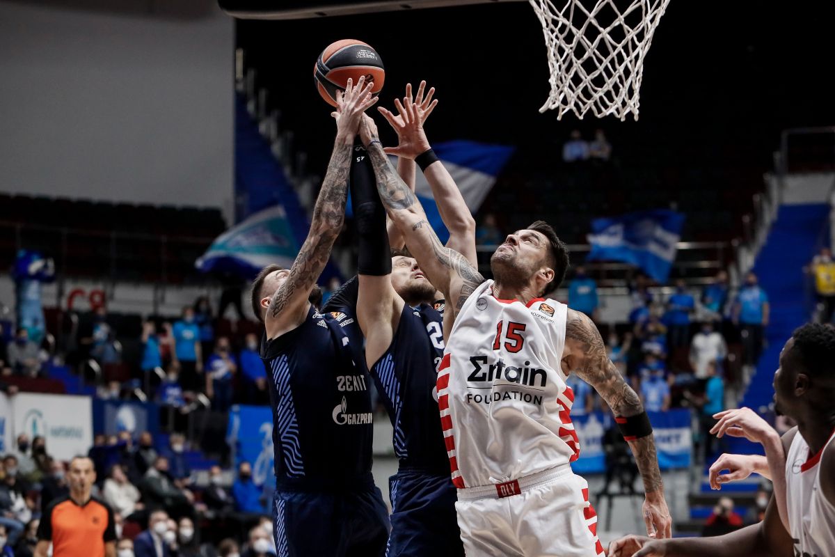 Ζενίτ-Ολυμπιακός 84-78: Ήττα των ερυθρόλευκων στην Αγία Πετρούπολη