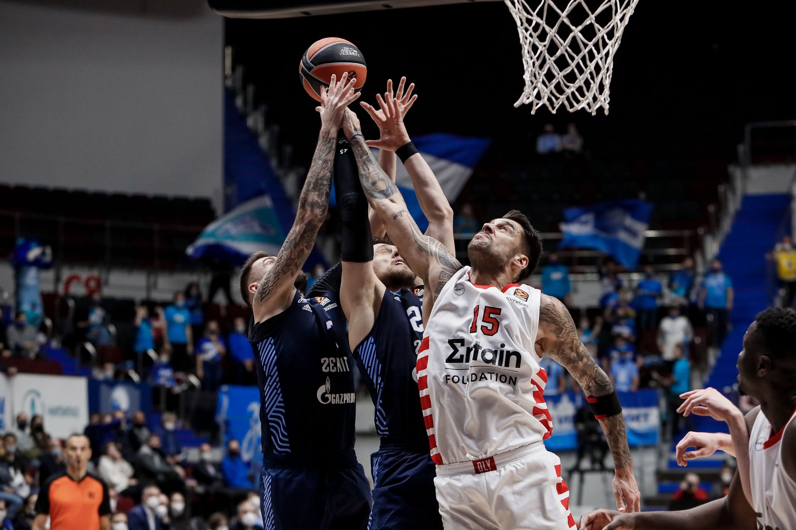 Ζενίτ-Ολυμπιακός 84-78: Ήττα των ερυθρόλευκων στην Αγία Πετρούπολη